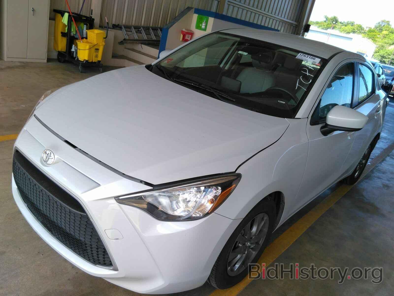 Photo 3MYDLBYV2LY718360 - Toyota Yaris Sedan 2020