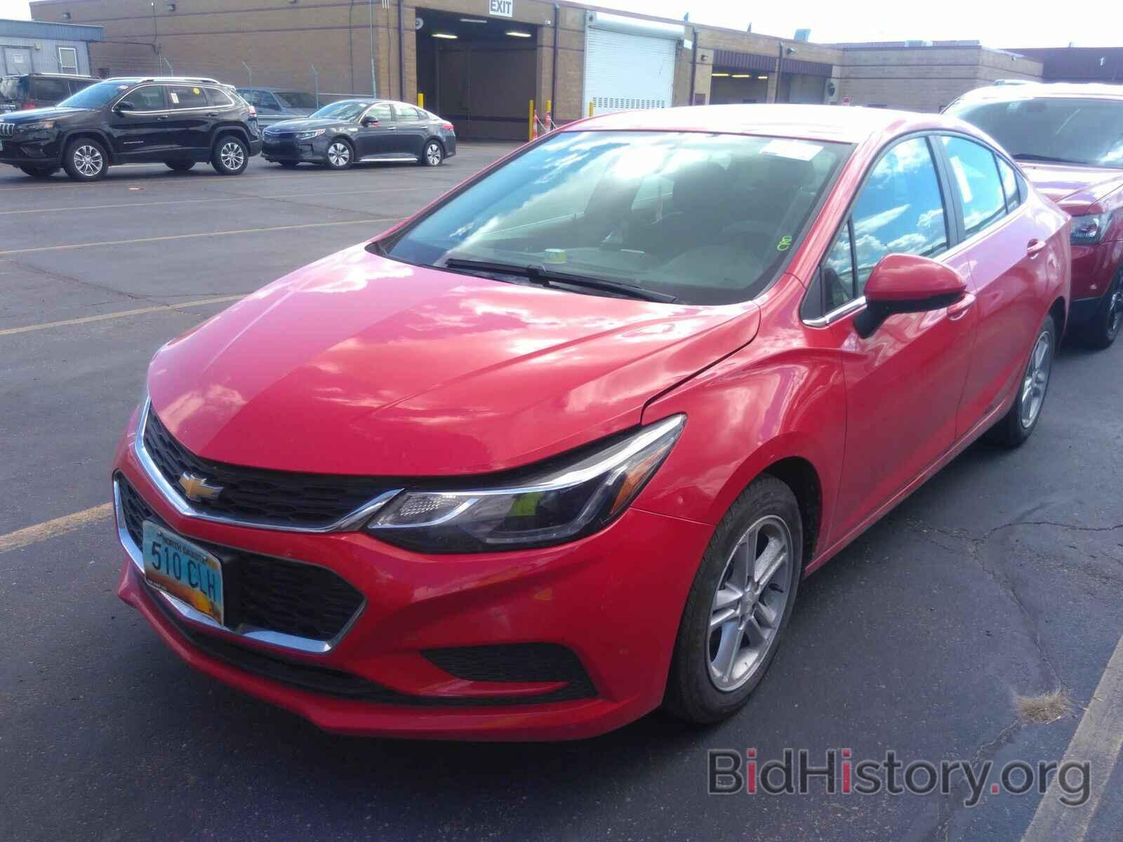 Photo 1G1BE5SM2H7224700 - Chevrolet Cruze 2017