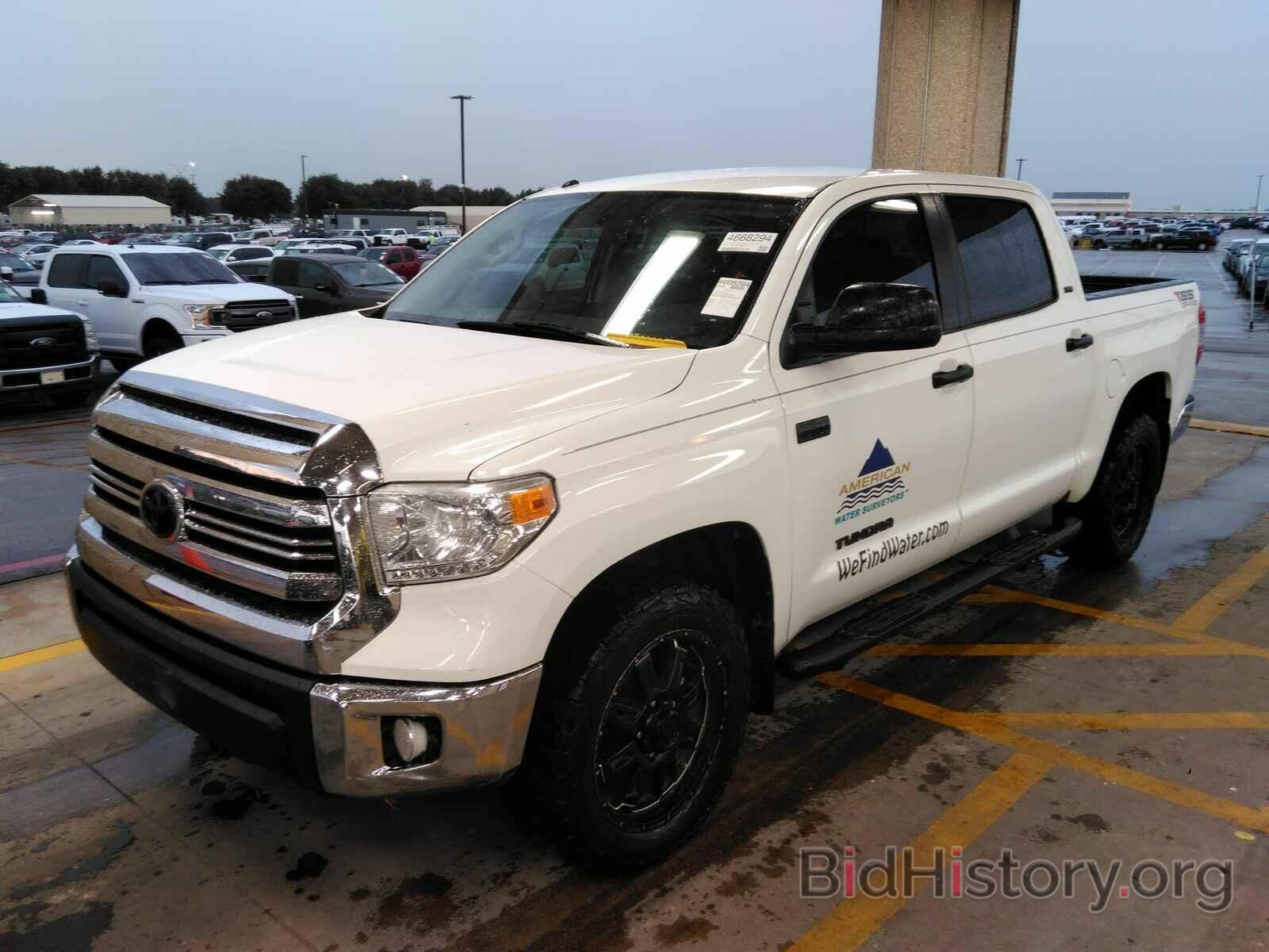 Photo 5TFDW5F15GX530110 - Toyota Tundra 4WD Truck 2016