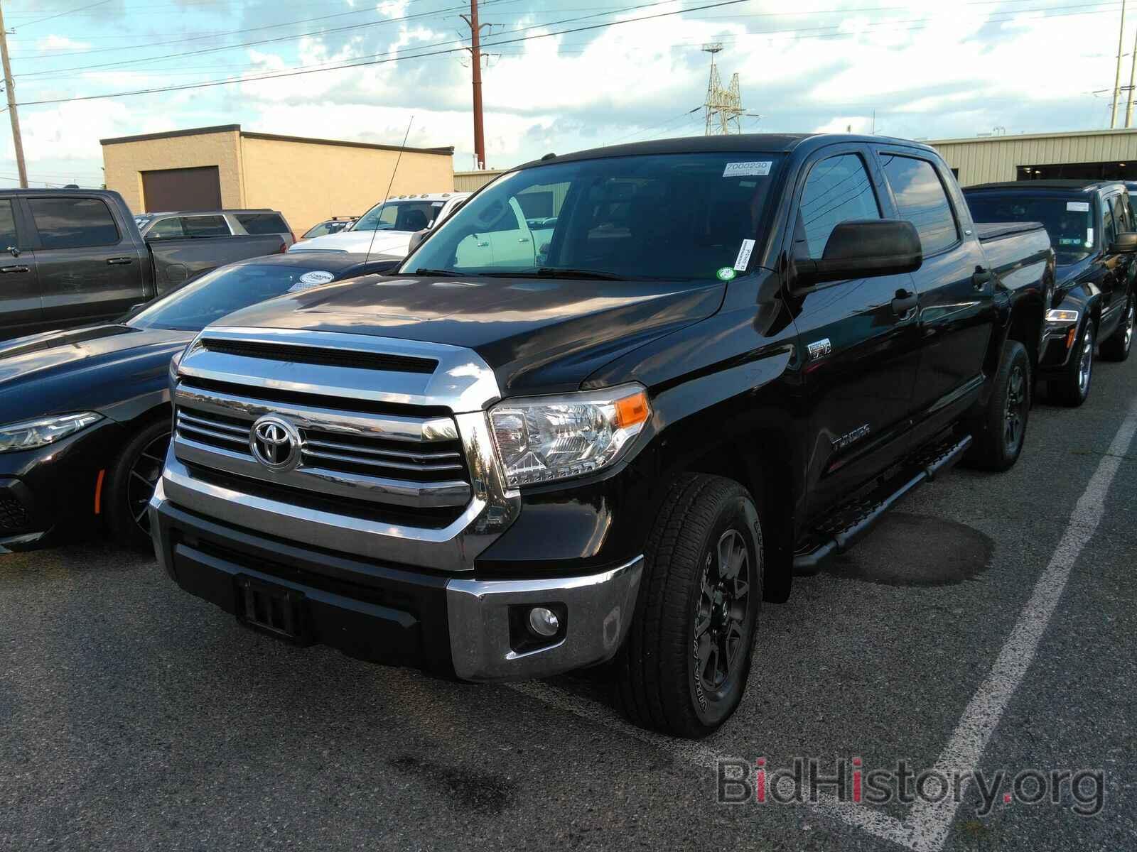 Photo 5TFDW5F19GX567189 - Toyota Tundra 4WD Truck 2016