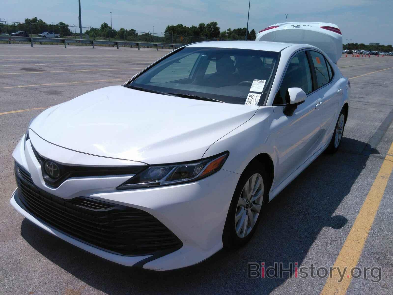 Photo 4T1C11AK7LU348158 - Toyota Camry LE 2020