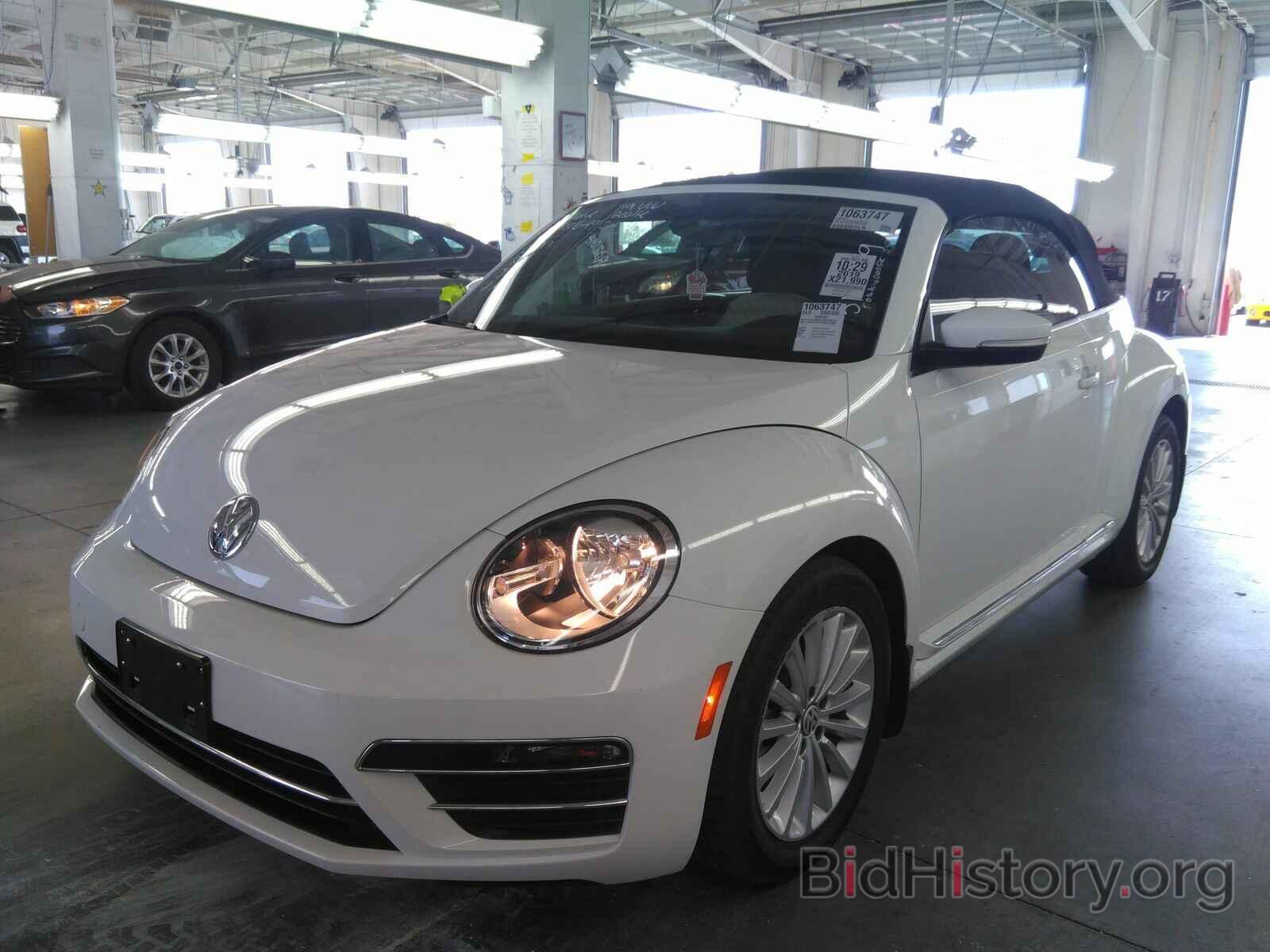 Photo 3VW5DAAT2KM510369 - Volkswagen Beetle Convertible 2019