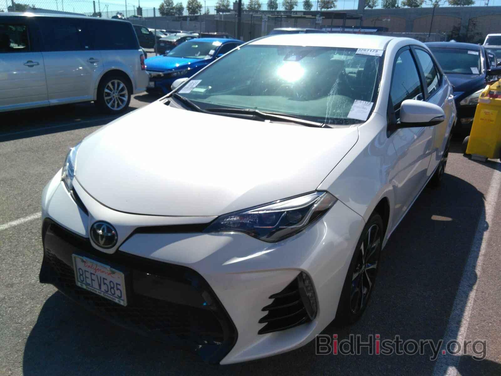 Photo 5YFBURHE1JP816479 - Toyota Corolla 2018