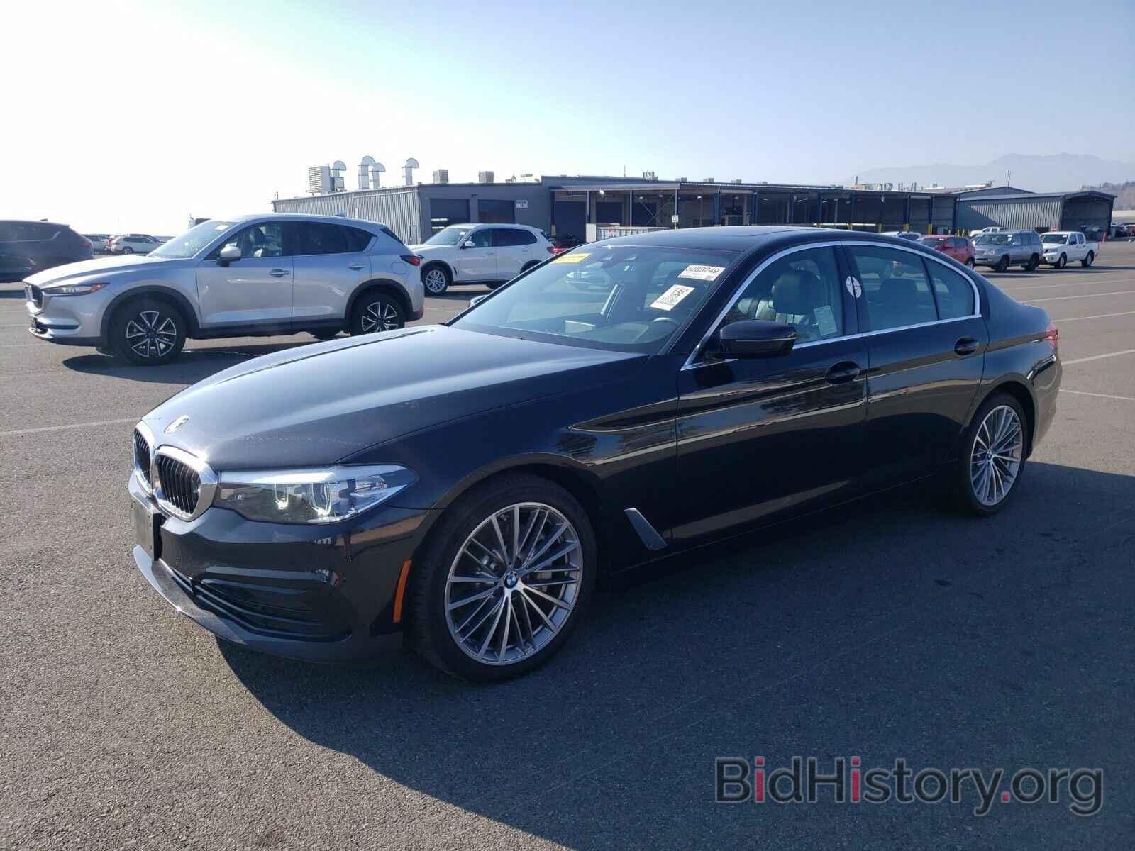 Photo WBAJA5C59KBX87752 - BMW 5 Series 2019