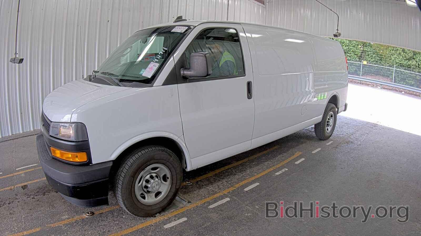 Photo 1GCWGBFP6J1207980 - Chevrolet Express Cargo Van 2018