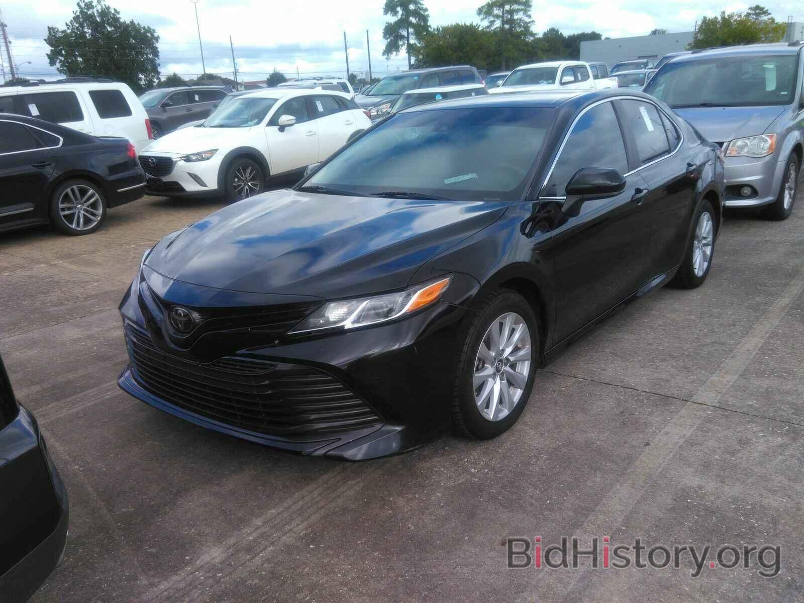 Фотография 4T1B11HK6JU076085 - Toyota Camry LE 2018