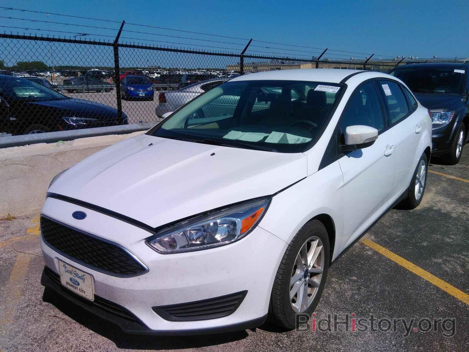 Photo 1FADP3F26HL276674 - Ford Focus SE 2017