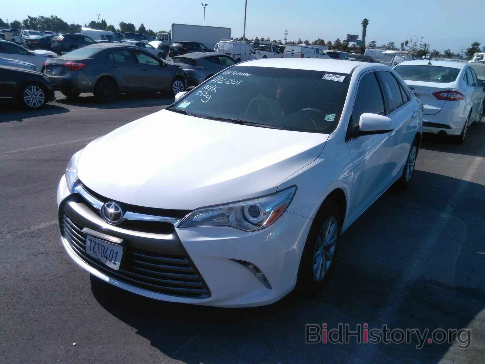 Photo 4T1BF1FKXHU712201 - Toyota Camry LE 2017