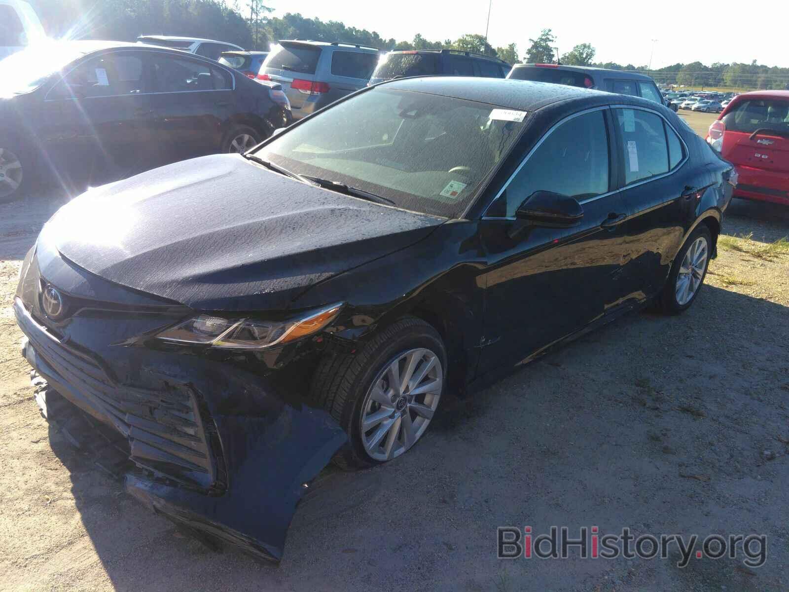 Photo 4T1C11AK1MU456356 - Toyota Camry LE 2021