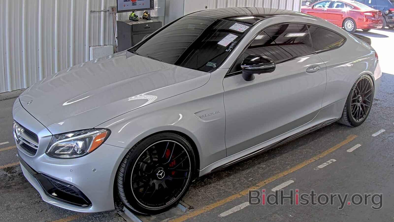 Photo WDDWJ8HB8HF506069 - Mercedes-Benz C-Class 2017