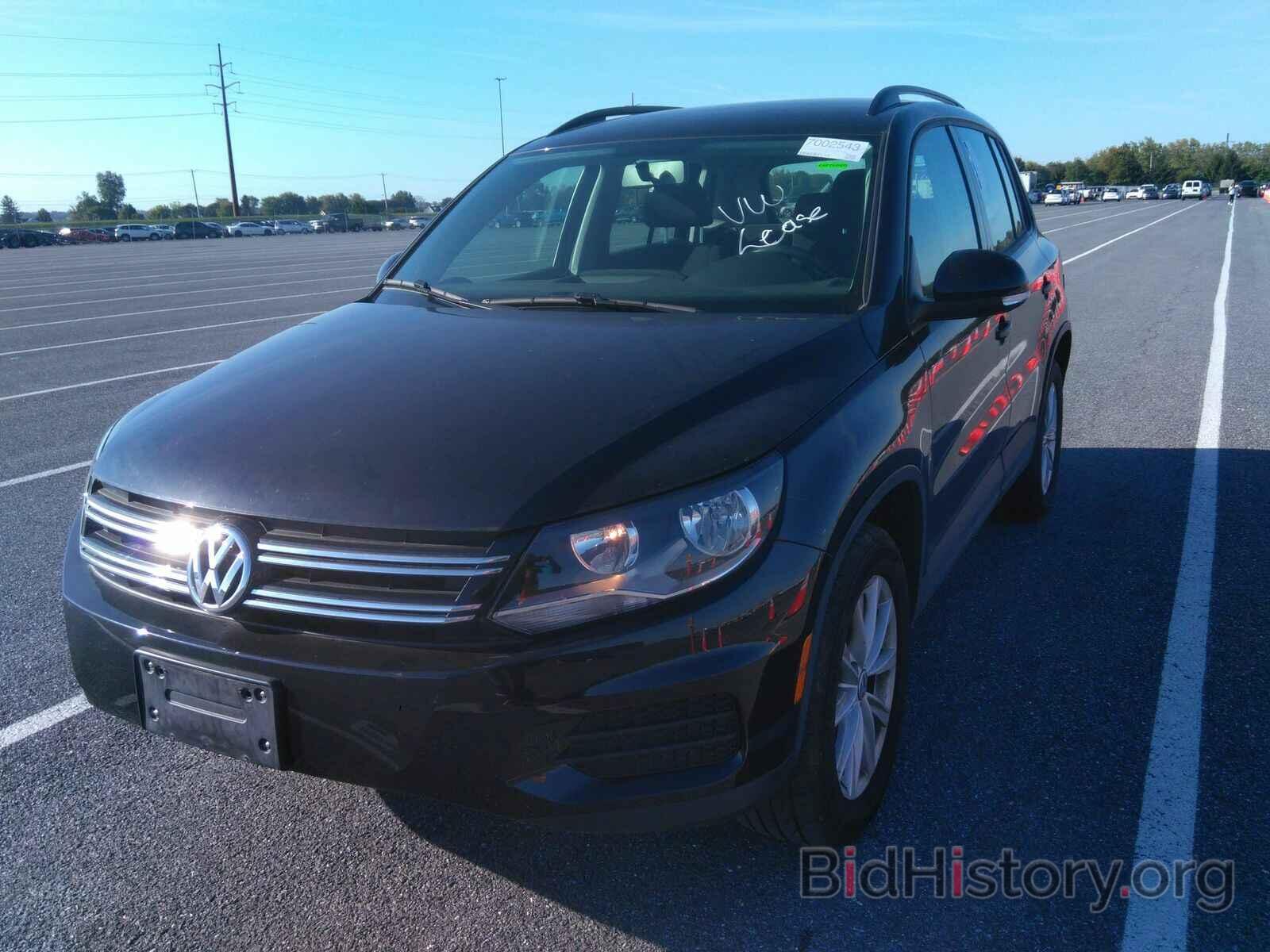 Photo WVGBV7AX3HK047646 - Volkswagen Tiguan Limited 2017