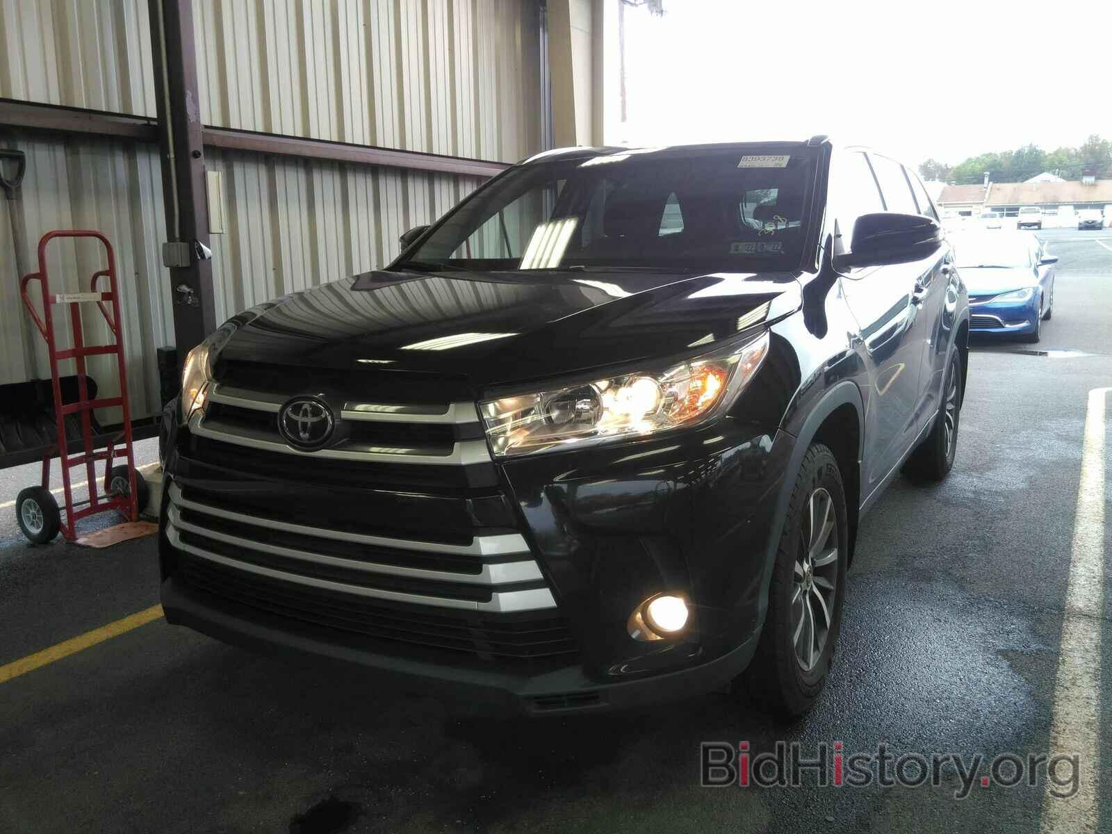 Photo 5TDJZRFH1JS888378 - Toyota Highlander 2018