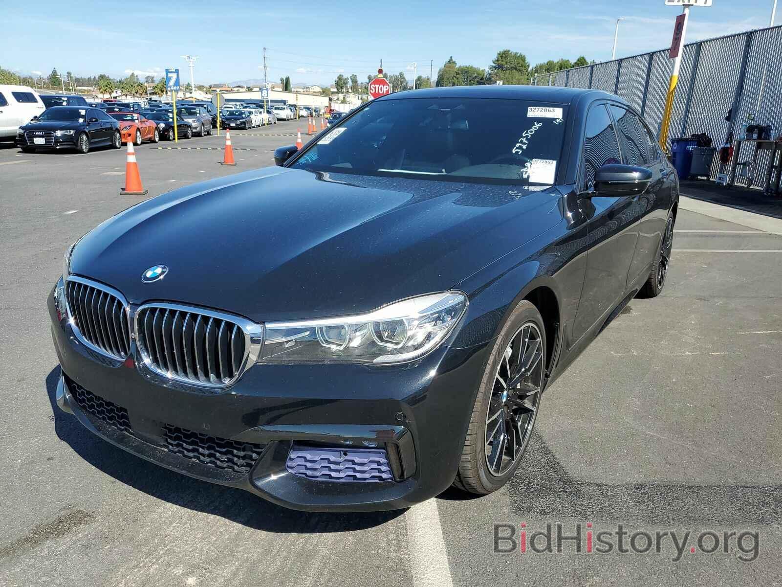 Фотография WBA7E2C53HG740418 - BMW 7 Series 2017