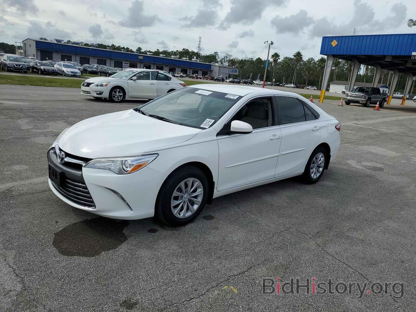 Photo 4T1BF1FKXHU751922 - Toyota Camry LE 2017