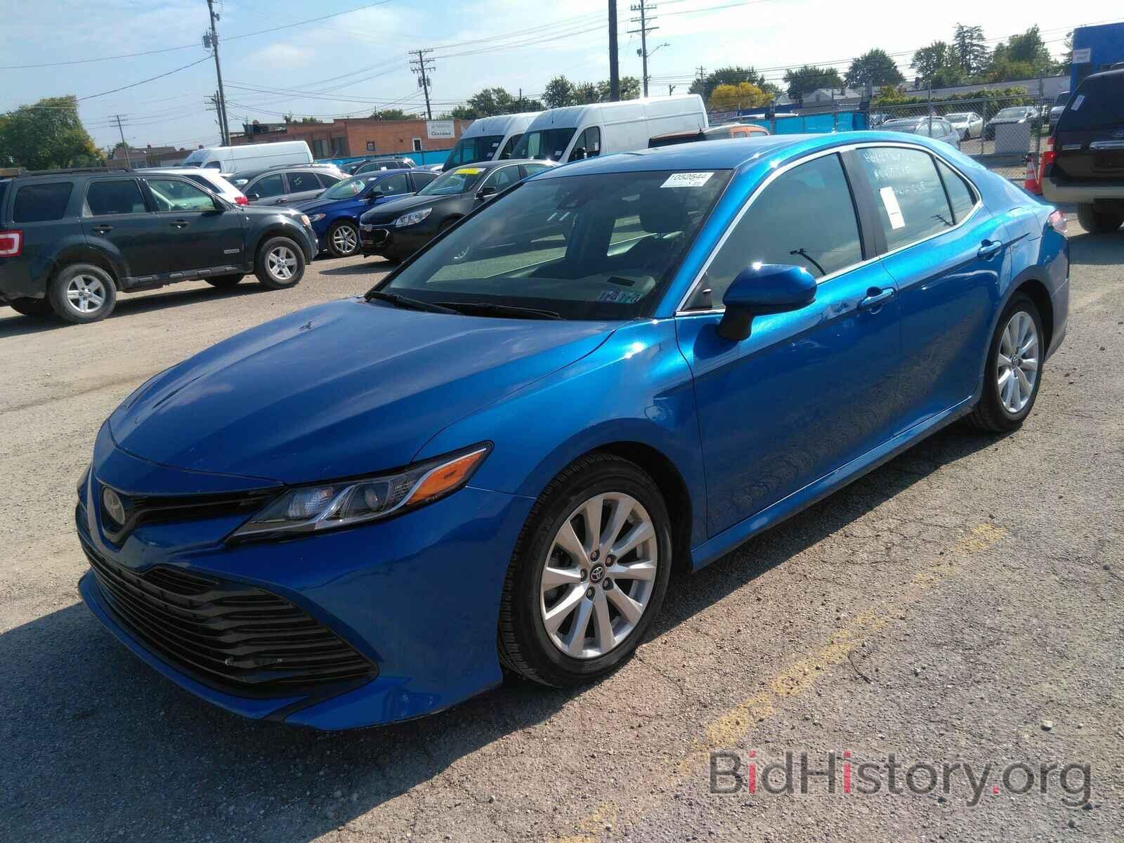 Photo 4T1B11HKXKU230931 - Toyota Camry LE 2019