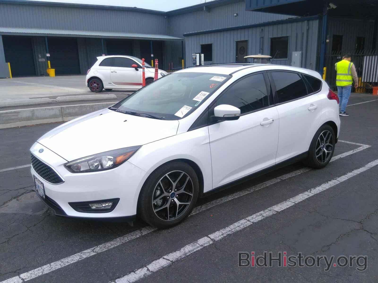 Photo 1FADP3M2XHL230963 - Ford Focus 2017