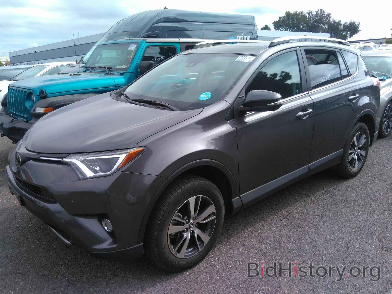 Photo 2T3WFREV3JW483997 - Toyota RAV4 2018