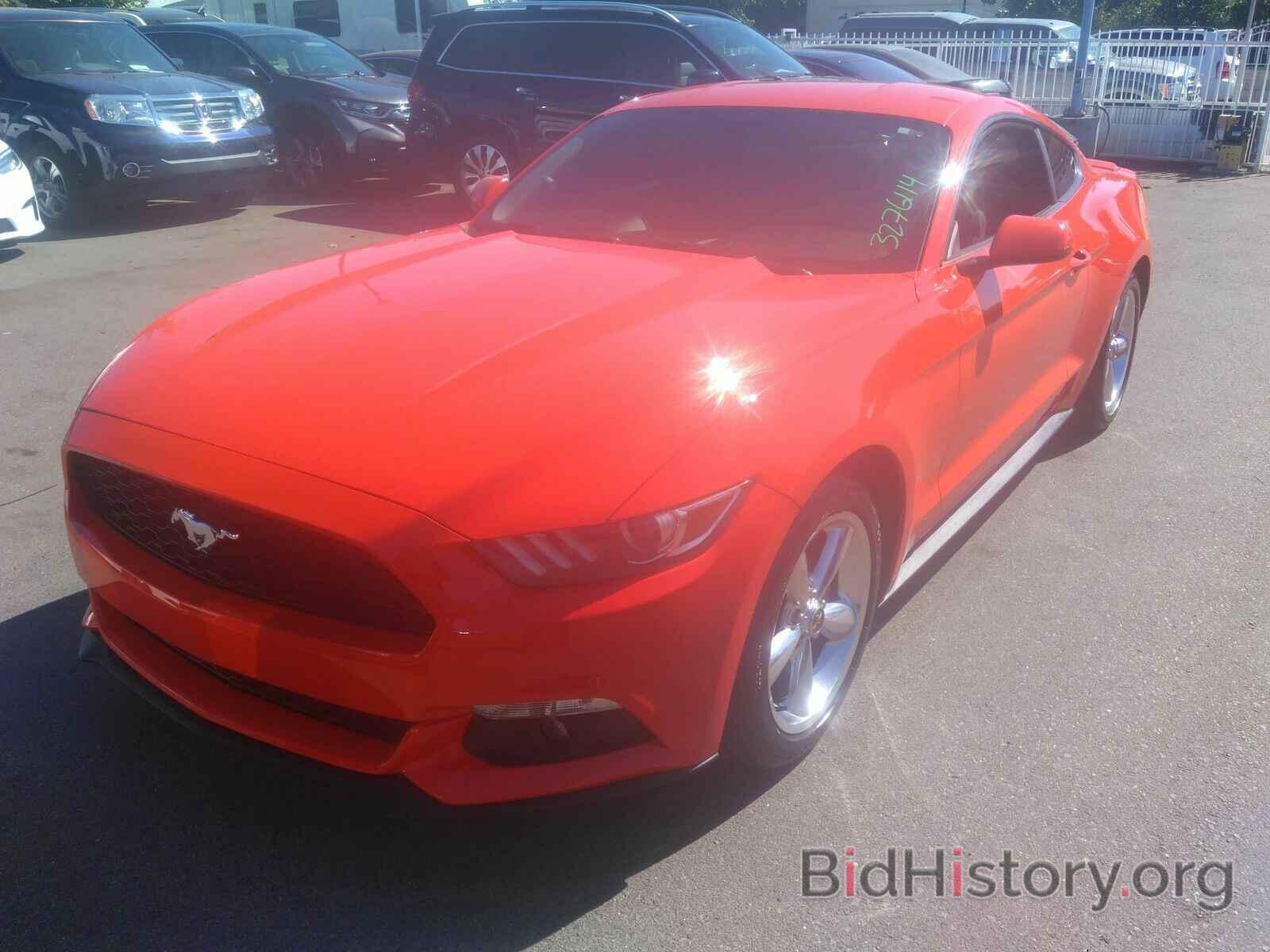 Photo 1FA6P8TH0F5409011 - Ford Mustang 2015