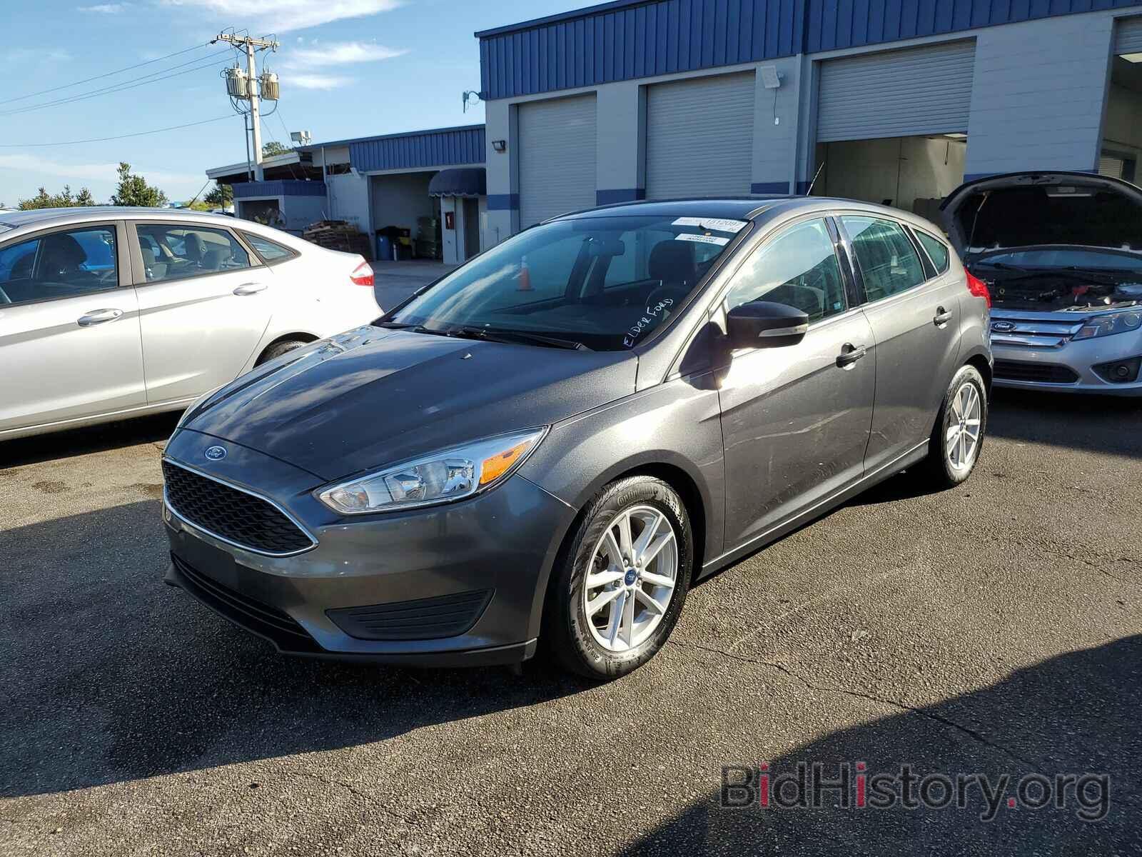 Photo 1FADP3K21HL337967 - Ford Focus SE 2017