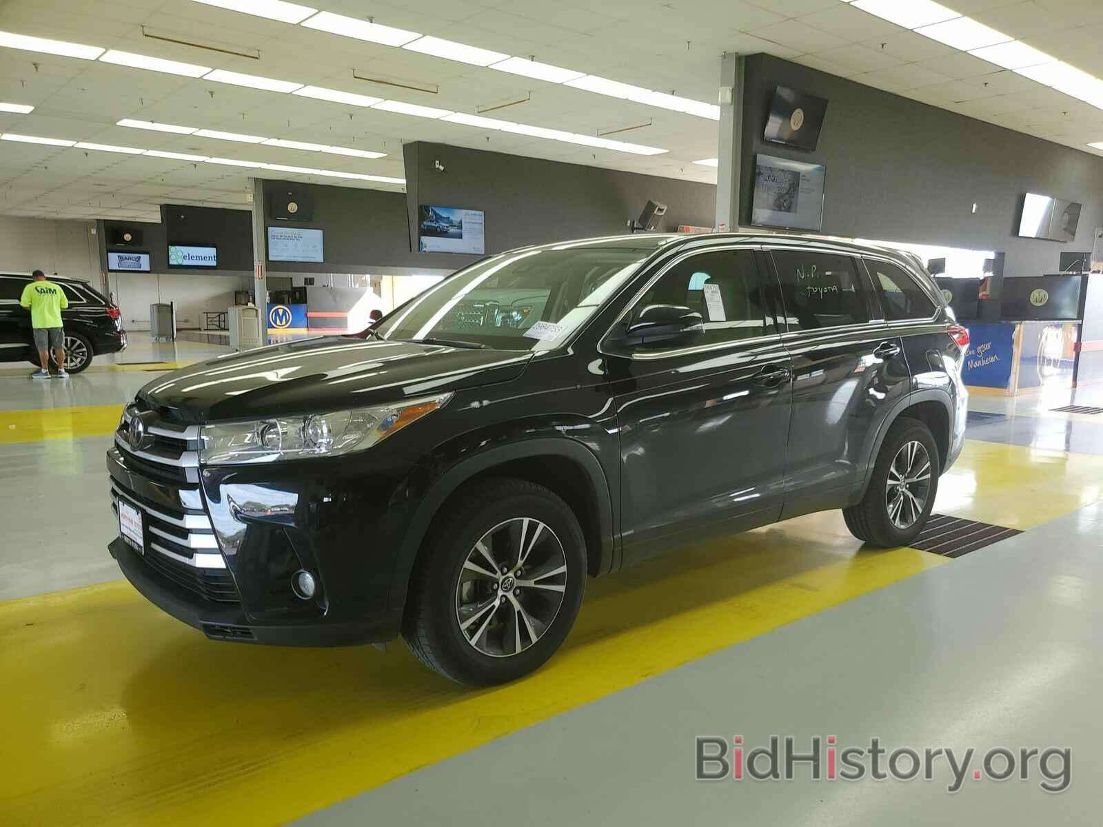 Photo 5TDZZRFH8JS279727 - Toyota Highlander 2018