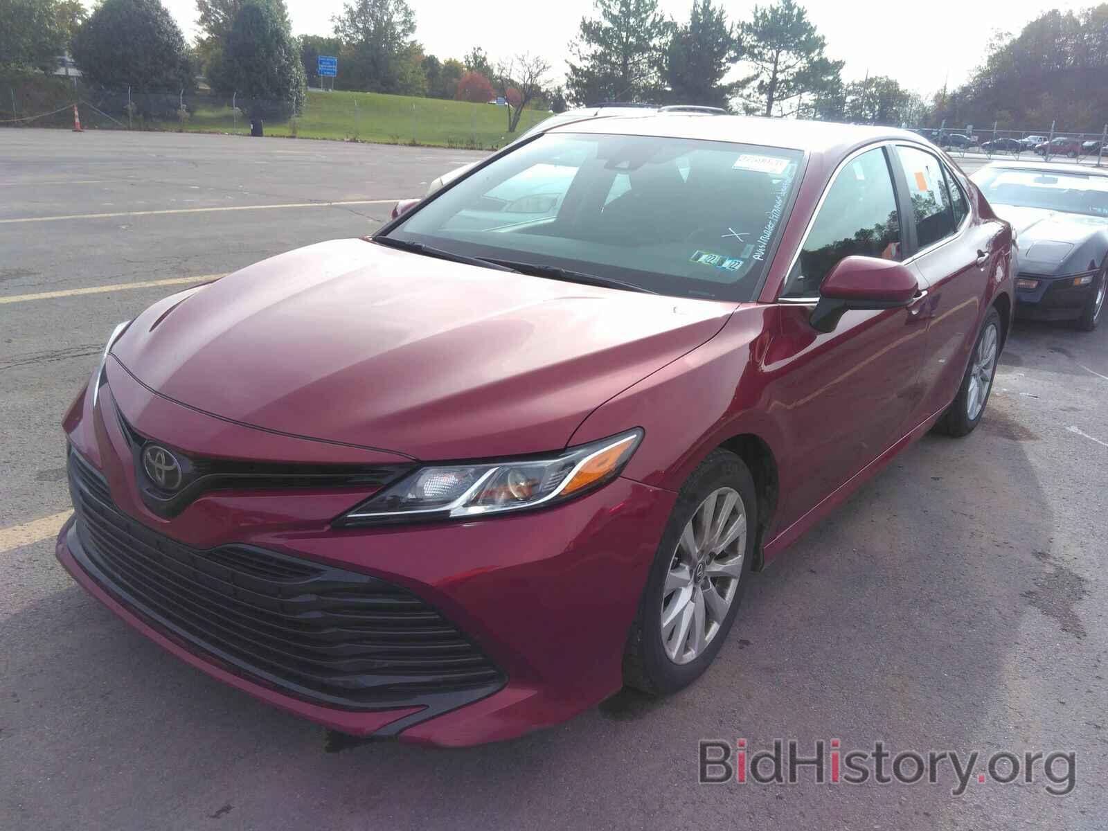 Photo 4T1B11HK2KU741761 - Toyota Camry LE 2019