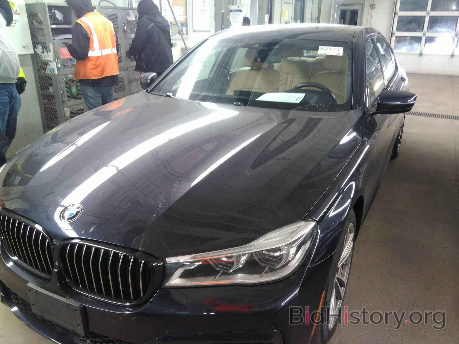 Фотография WBA7F2C50HG422074 - BMW 7 Series 2017