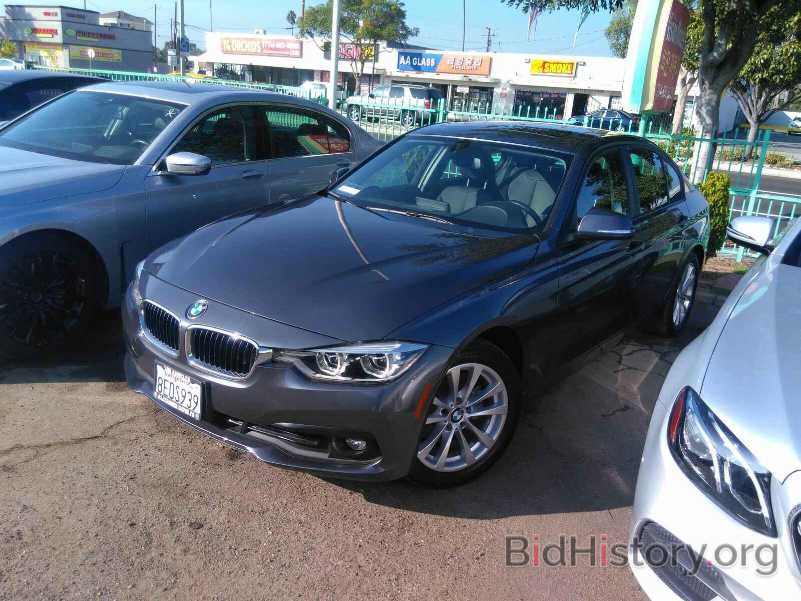 Photo WBA8E1G5XJNU93621 - BMW 3 Series 2018