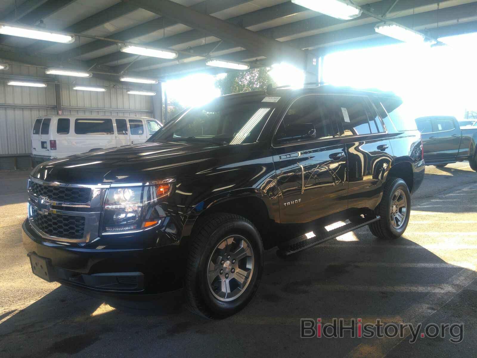 Photo 1GNSKAKC8KR325159 - Chevrolet Tahoe 2019