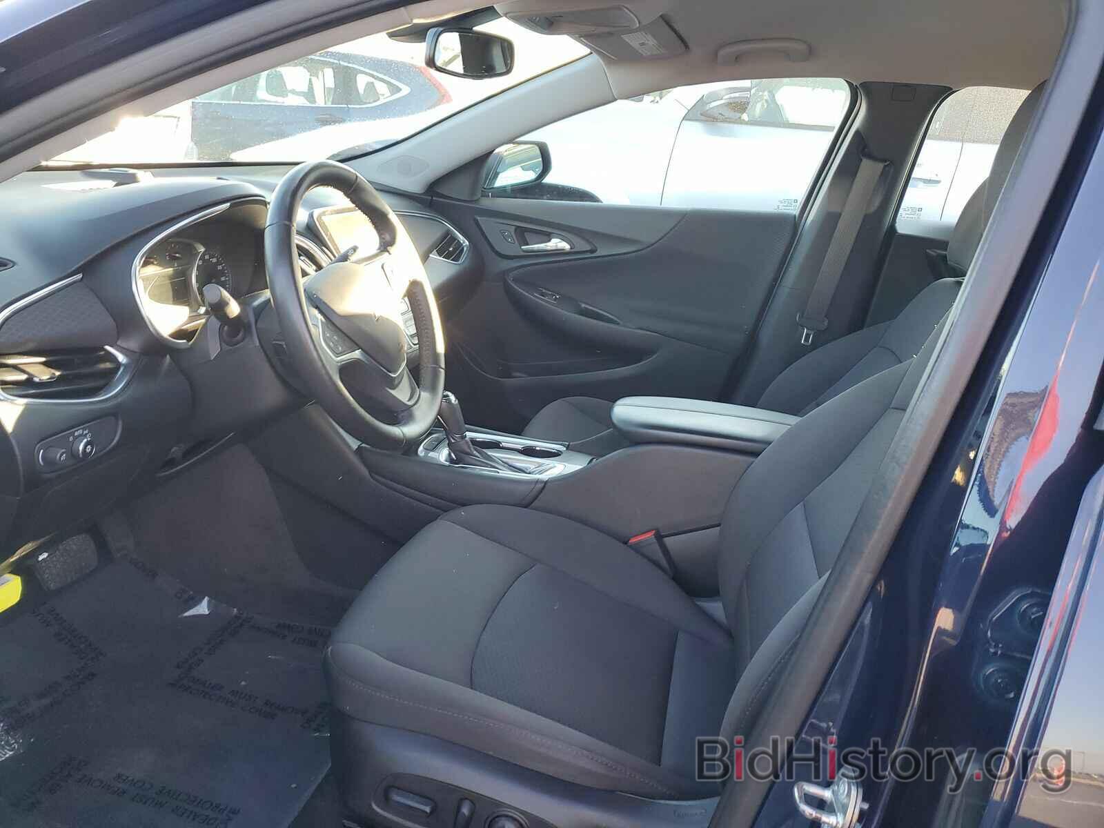 Photo 1G1ZD5ST5JF216272 - Chevrolet Malibu 2018