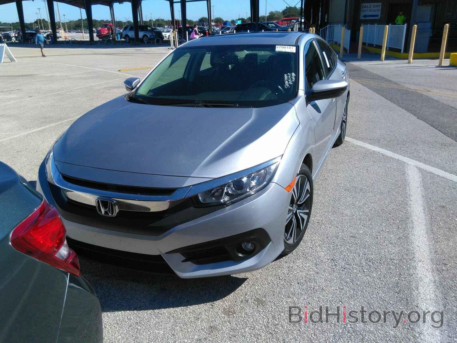 Photo 19XFC1F71JE003834 - Honda Civic Sedan 2018