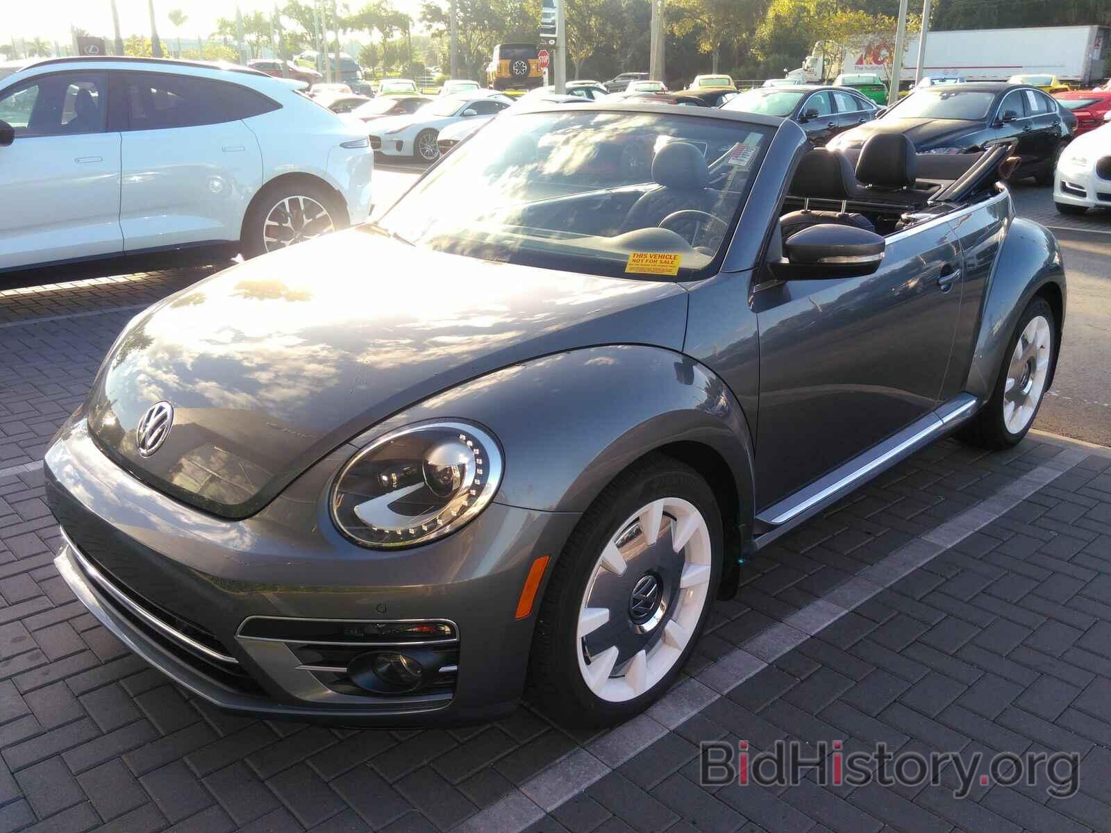 Photo 3VW5DAAT2KM502093 - Volkswagen Beetle Convertible 2019